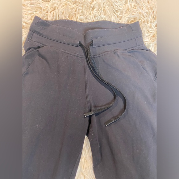 Lululemon: ready to run 7/8 jogger (black) SIZE 2 - Picture 5 of 11